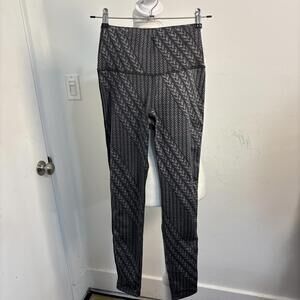 Aerie Womens Sz S Chill Play Move Rope Braid High Rise Gray Black Leggings NWOT